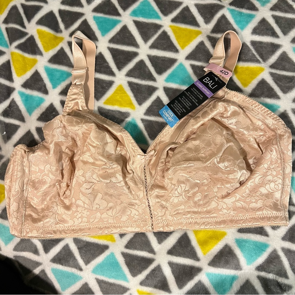 Bali Women's Floral Lace Bra